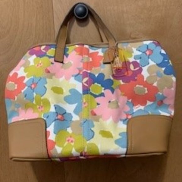 Coach Floral Canvas Tote VVGUC - Picture 2 of 6